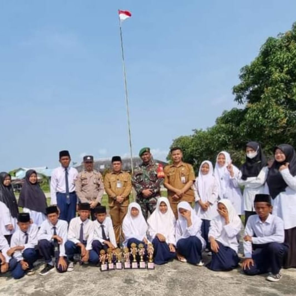 FORKOMINCAM Kateman Hadiri Upacara Senin Pagi di MTI Sungai Guntung