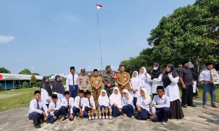 FORKOMINCAM Kateman Hadiri Upacara Senin Pagi di MTI Sungai Guntung