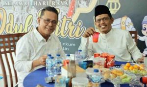Kediaman Ketua DPRD Kota Batam, Haji Muhammad Kamaluddin, mendadak jadi pusat perhatian pada Minggu (22/3/2026). Orang-orang dari berbagai lapisan masyarakat tampak antusias memadati acara open house yang digelar sejak pagi hingga sore hari tersebut. (Foto: dok.DPRD Batam)