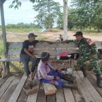Babinsa Koramil 06/KTM Aktif Bangun Kesadaran Warga di Teluk Belengkong