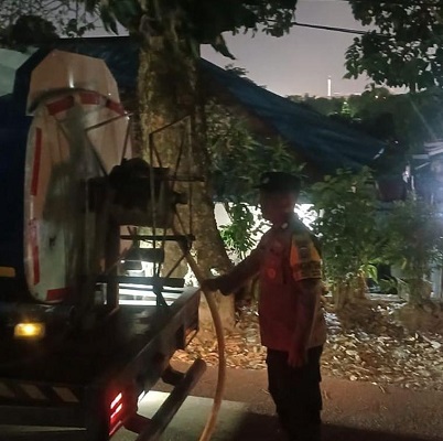 Polsek Batu Ampar Konsisten Bantu Warga Untuk Penyaluran Air Bersih