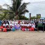 Kegiatan bagi-bagi takjil oleh Yayasan Pendidikan Islam (YPI) Kartini