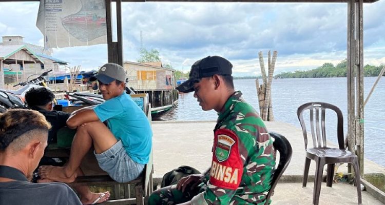 Pratu Abdul Fikri Aktif Himbau Warga Jauhi Narkoba dan Judi Online di Teluk Belengkong