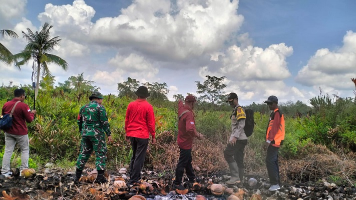 Antisipasi Karhutla, Polsek Kateman Gandeng TNI dan Masyarakat Gelar Patroli Terpadu