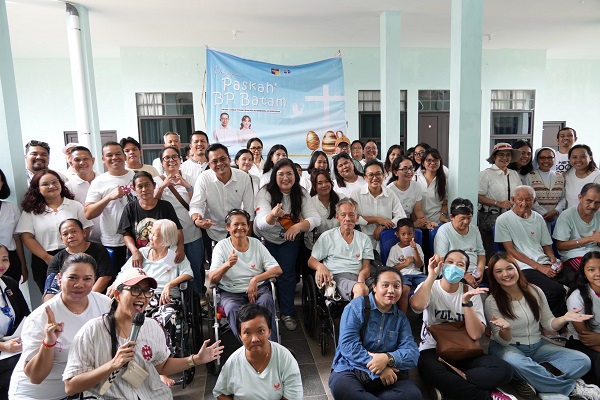BP Batam Rayakan Paskah Bersama Opa dan Oma di Graha Lansia Titian Kasih