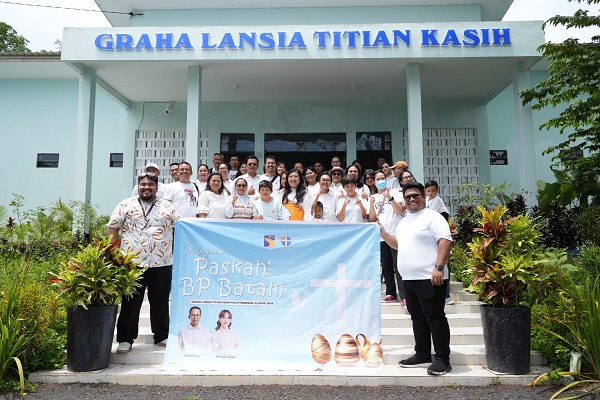 BP Batam Rayakan Paskah Bersama Opa dan Oma di Graha Lansia Titian Kasih