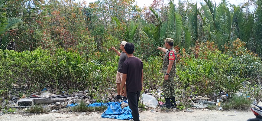 Pratu Deby Maharezki Laksanakan Patroli Tapal Batas di Desa Tanjung Raja, Pastikan Wilayah Kateman Aman dan Bebas Asap