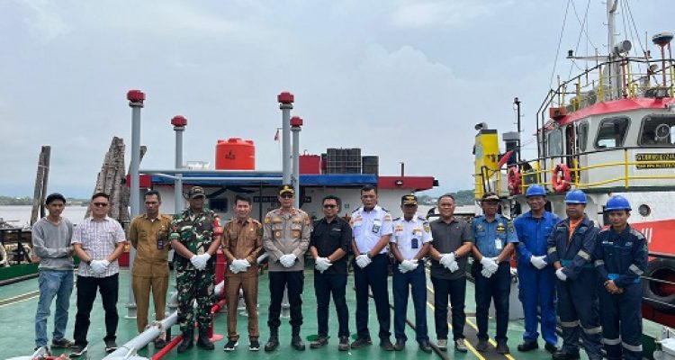 Pastikan Stok dan Harga Stabil, Forkopimcam Kateman Cek Pangkalan BBM di Sungai Guntung