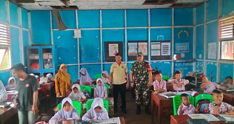 Kodim 0314/Inhil Dampingi Penyaluran Makan Sehat Bergizi di Kateman