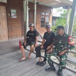 Koptu Deri P Babinsa Koramil 06 Kateman dialog bersama Masyarakat Desa Penjuru